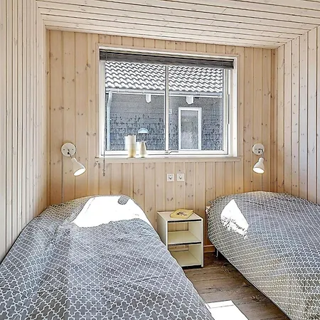 16 Person In Hasselberg