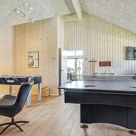 בית נופש 16 Person In Hasselberg *