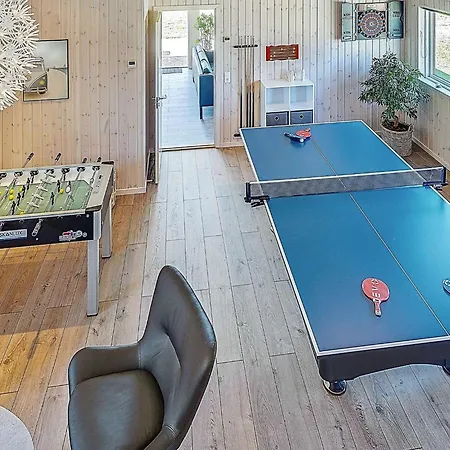 בית נופש 16 Person In Hasselberg